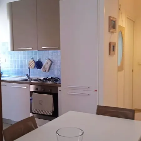 Ad Un Passo Dal Mare Apartment *