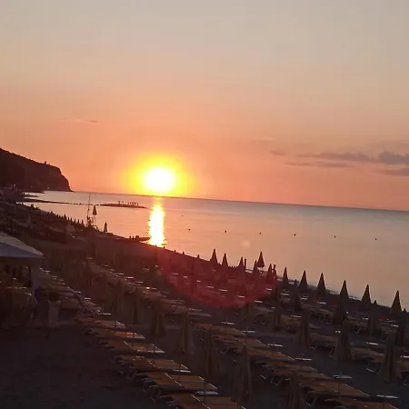 Ad Un Passo Dal Mare Apartman Pietra Ligure